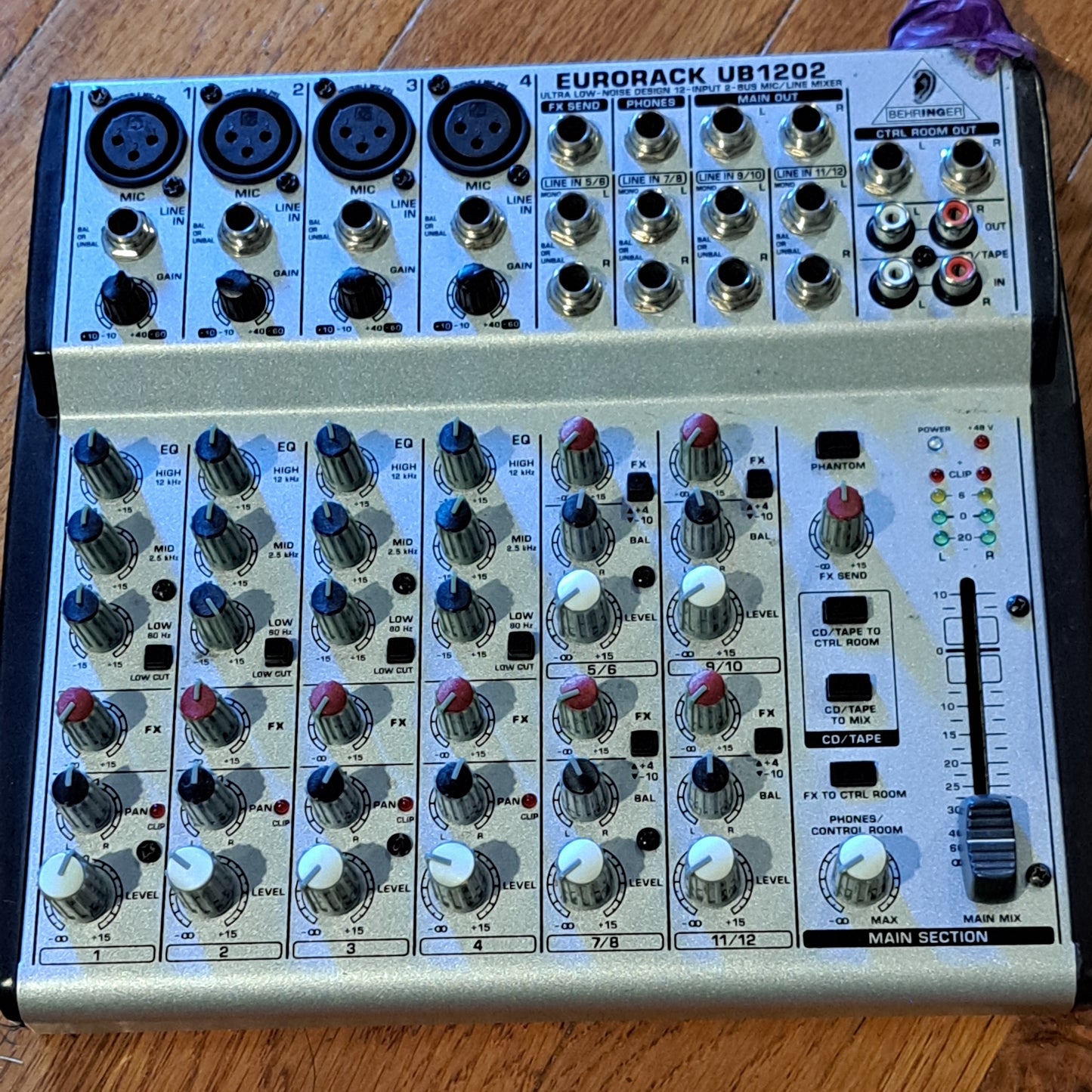 Eurorack UB-1202 Mixer with Case