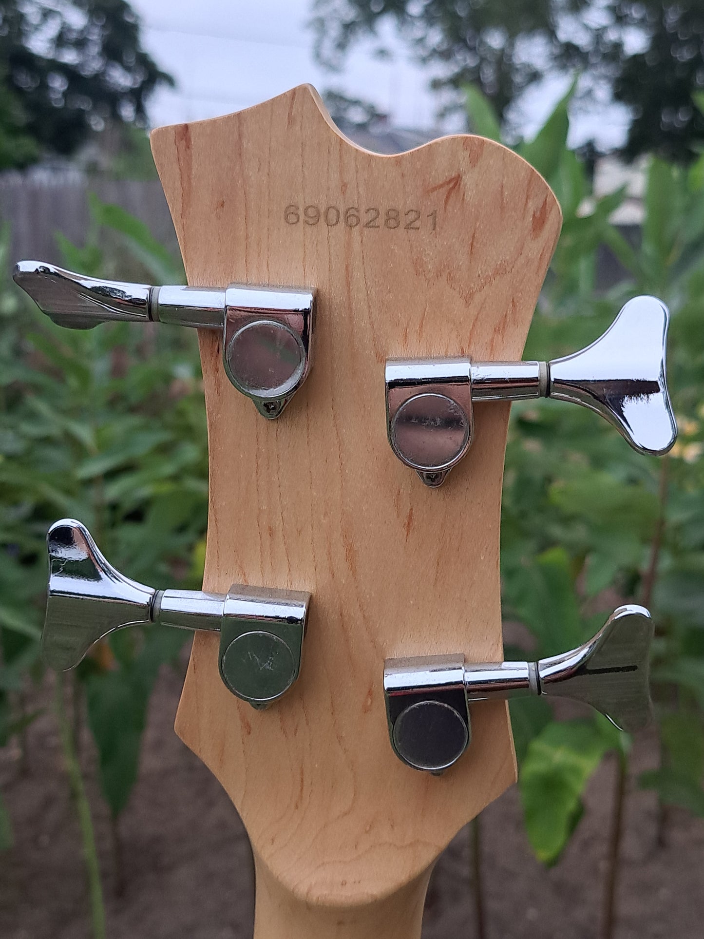 🎸 ARIA DIAMOND ELECTRIC BASS – JAZZ PICKUPS, MOSRITE VIBES, WHITE ICE DRIP 🎸