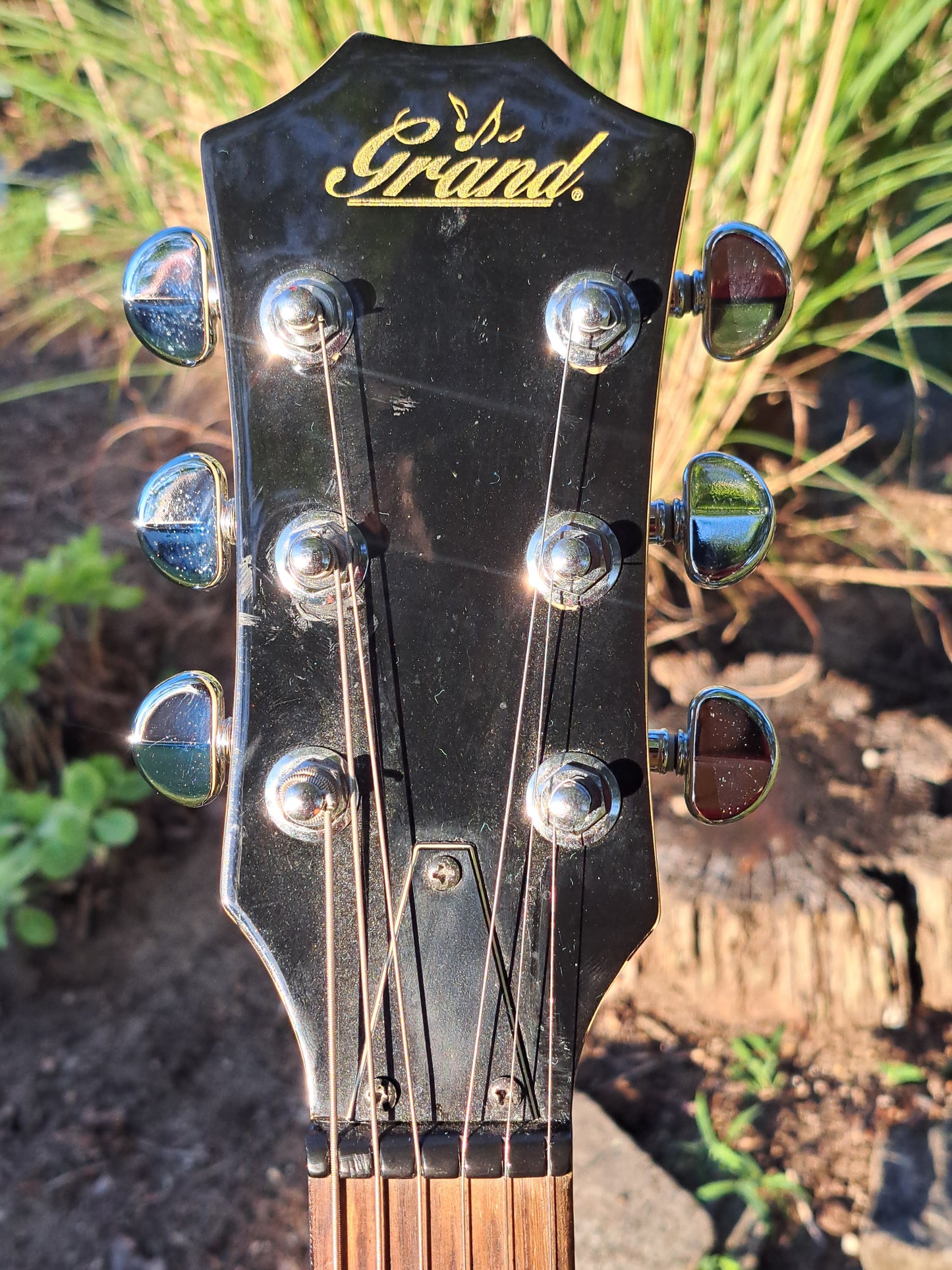 🎸 GRAND BLUE LUCITE AXE – pSTRAIGHT-UP SCREAM MACHINE, CUZZ! 🎸